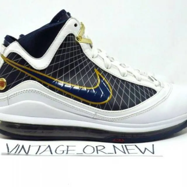 2009 Nike Air Max LeBron VII 7 Cleveland Cavaliers Cavs ...