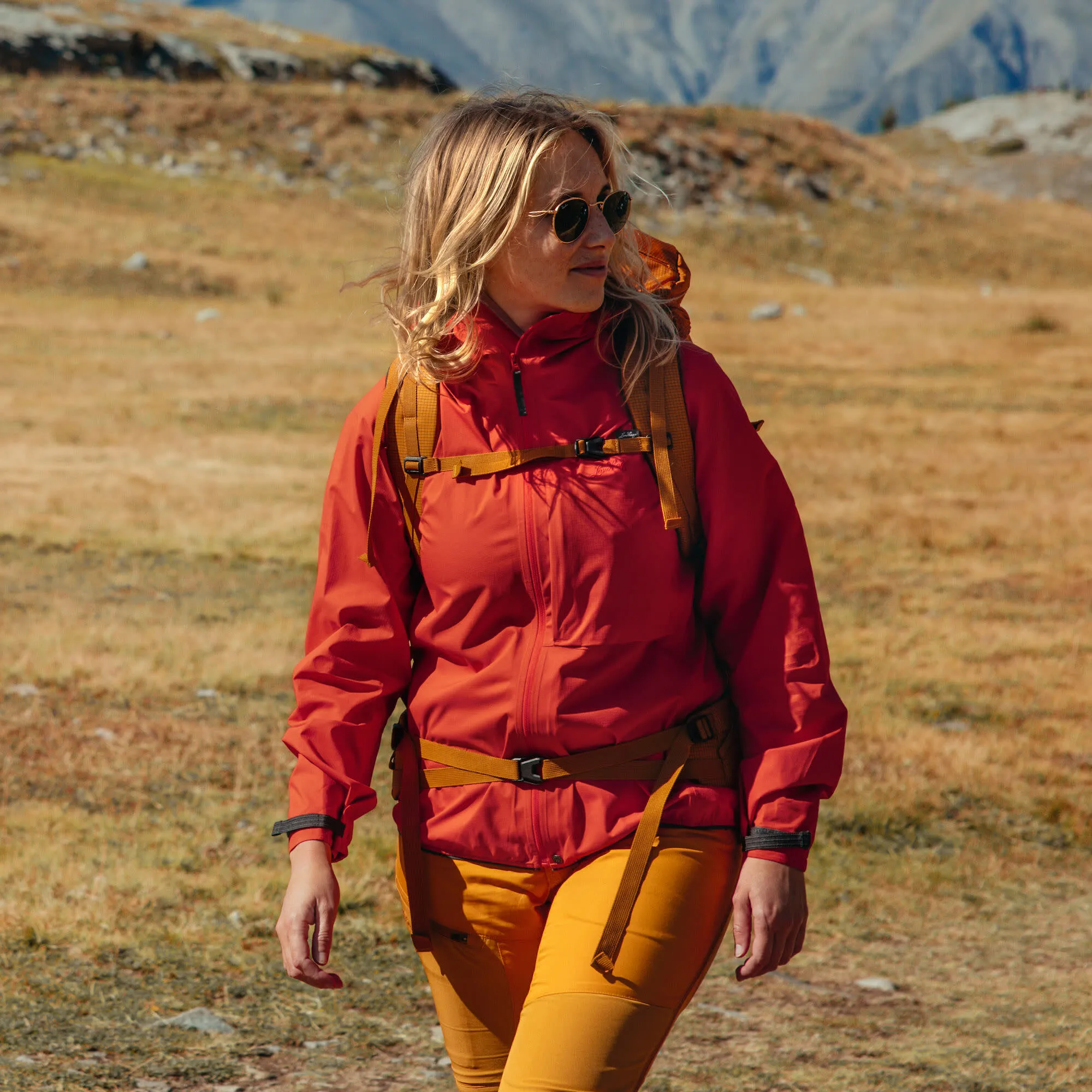 Lundhags Women's Lo Jacket Lively Red | Buy Lundhags Women's Lo Jacket Lively Red here | Outnorth