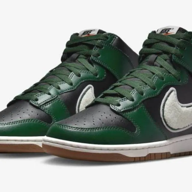 Nike dunk high chenille swoosh gorge green