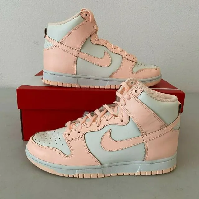 Nike dunk high wmns crimson tint