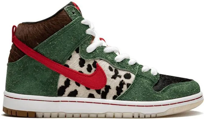 Nike SB Dunk High Pro QS 