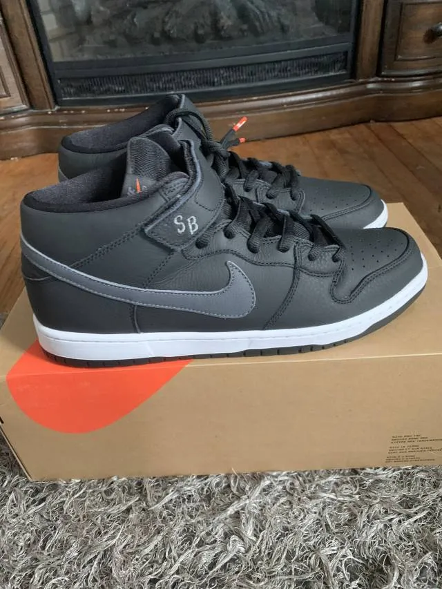 Nike sb dunk mid orange label 