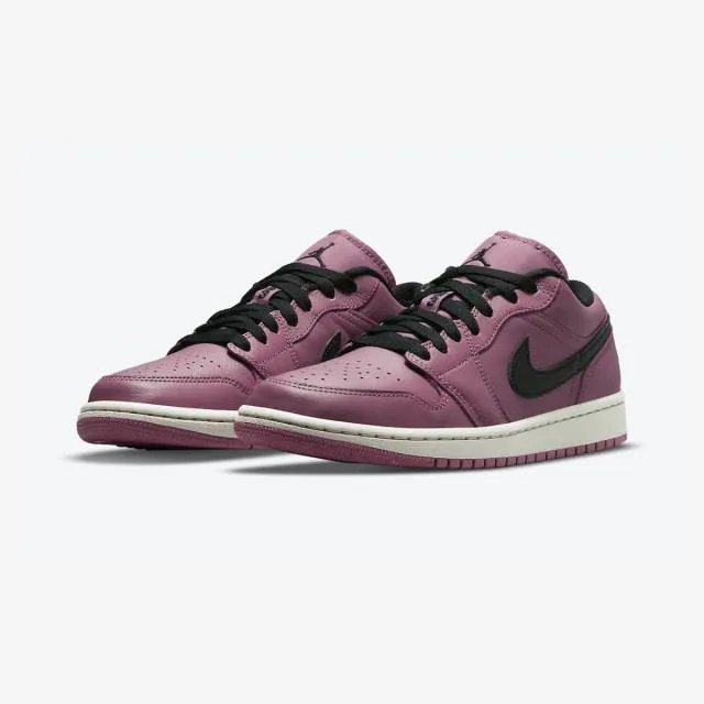 Nike Women's Air Jordan 1 Low SE (Light Mulberry/ Light ...