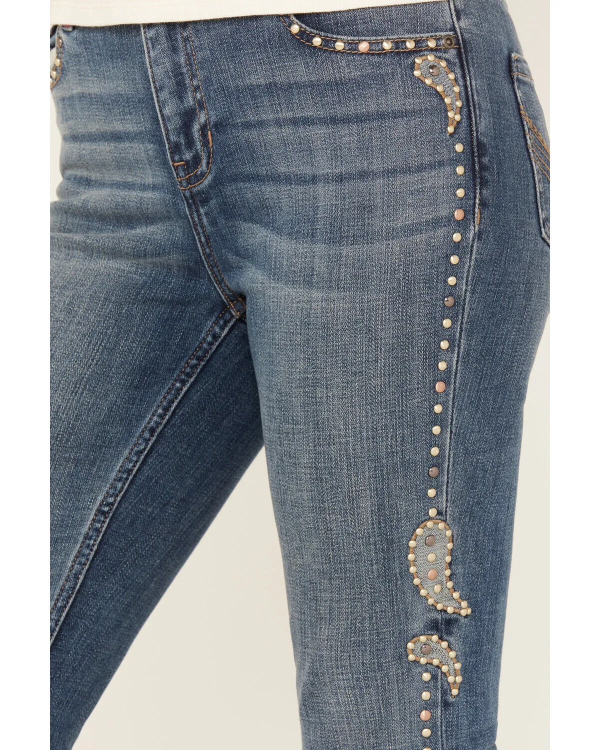 Product Name:  Idyllwind Women's Onslow Medium Wash Gypsy High Rise Embellished Stretch Flare Jeans