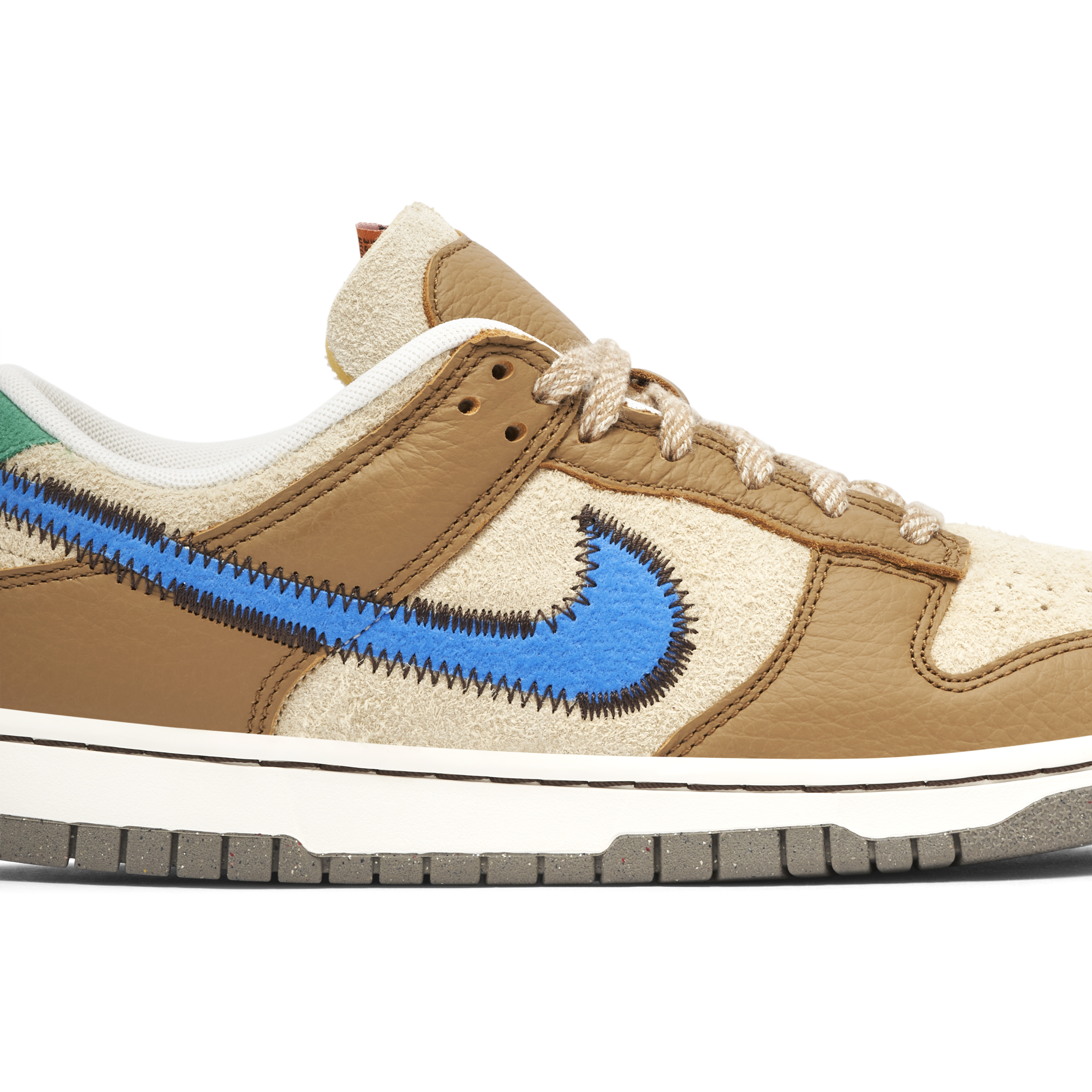 Size? x Nike Dunk Low | DO6712-200 | Laced