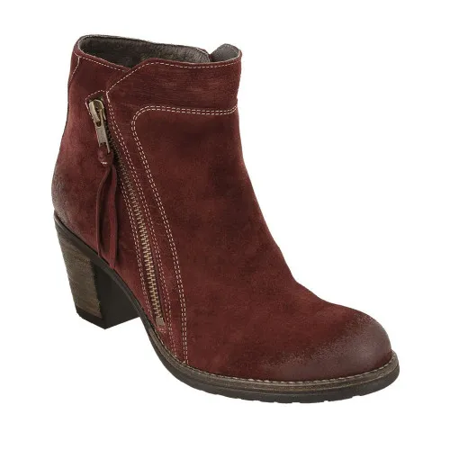 Taos Women's Dillie Ankle Boot Wine Suede